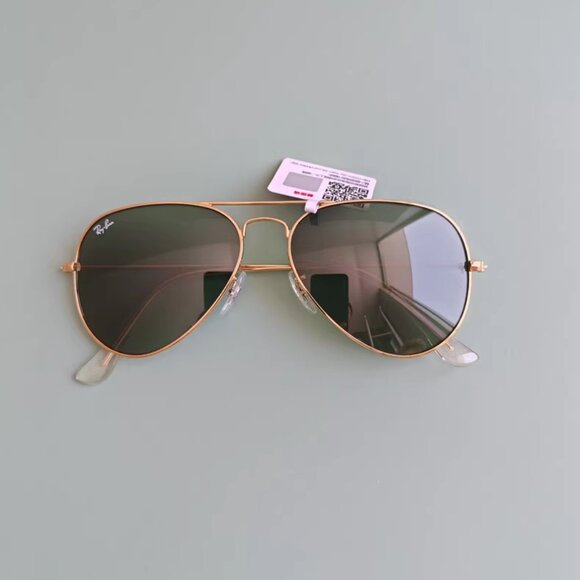 Ray-Ban Aviator Sunglasses – Gold Frame, Green Lens - Picture 4 of 6